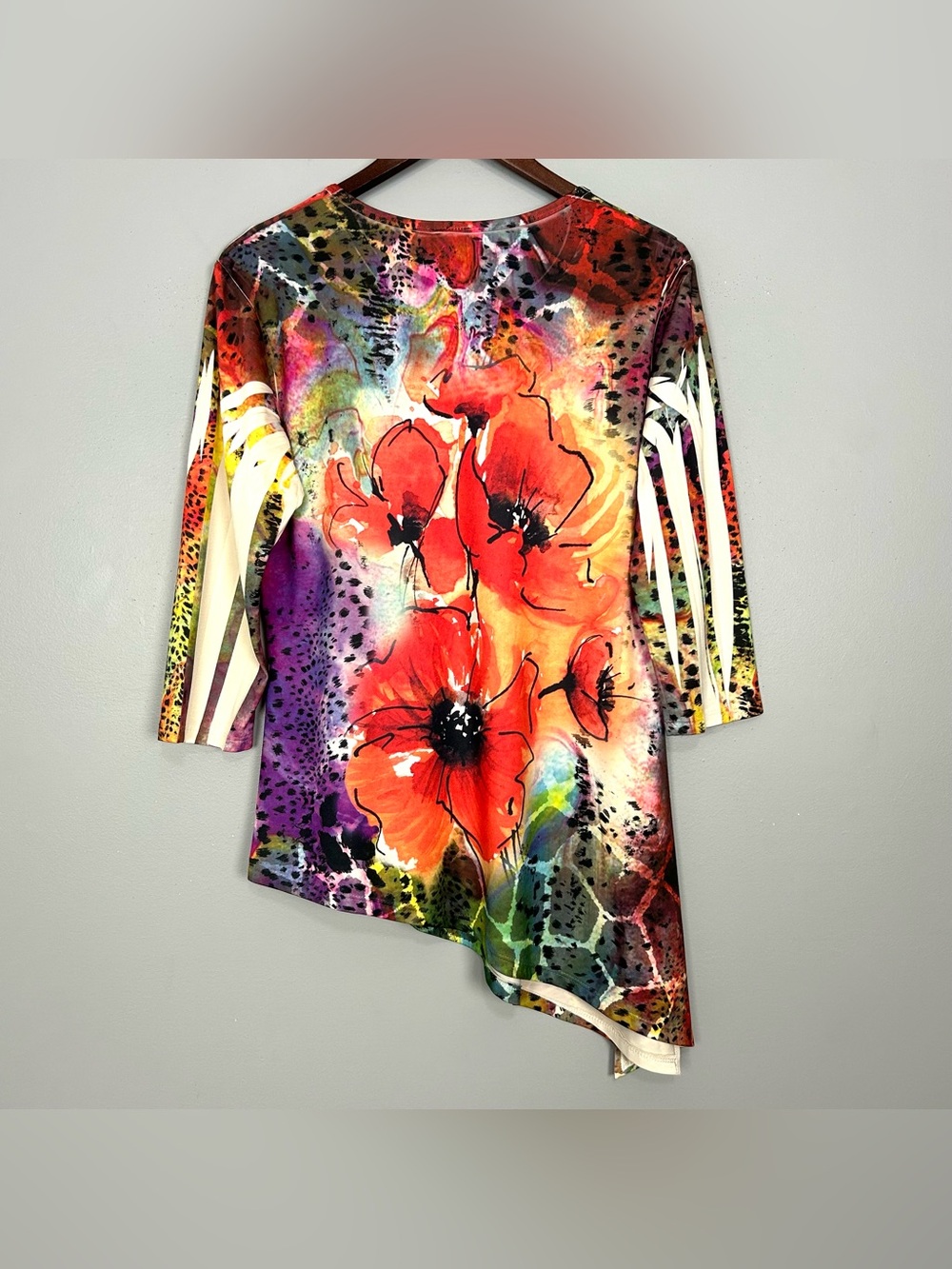 Jess & Jane Rhinestone Floral Tunic Top Women’s Size M Asymmetrical Hem Colorful - Picture 6 of 8